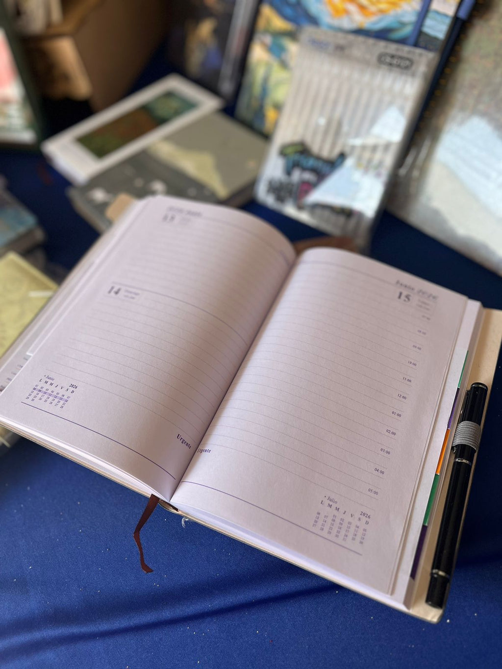 Agenda con lapicero