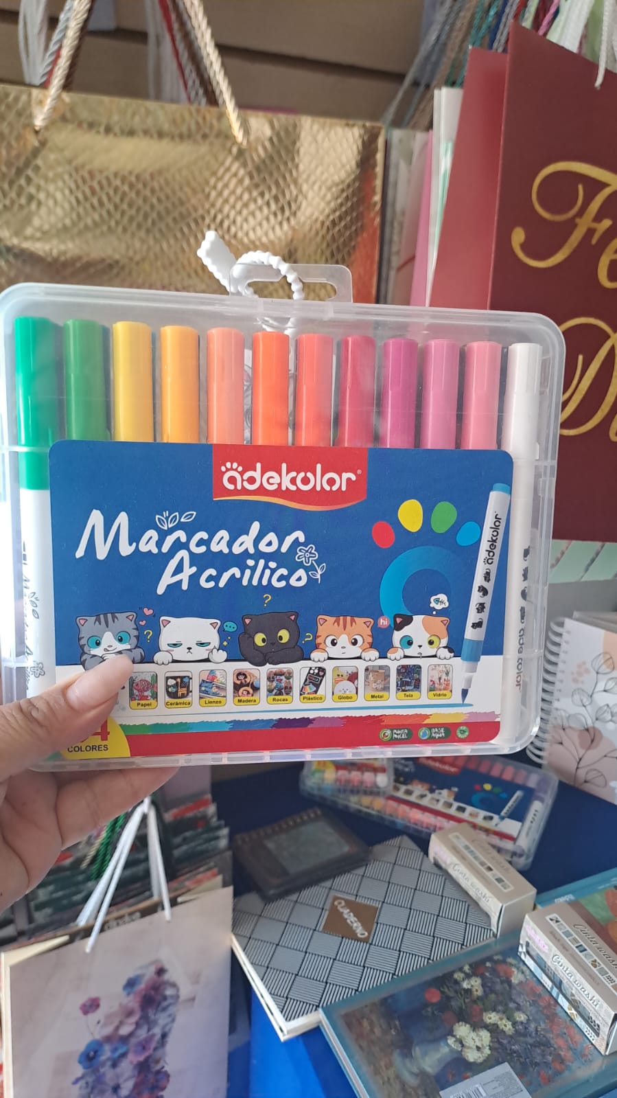 plumon acrilico con 24 piezas
