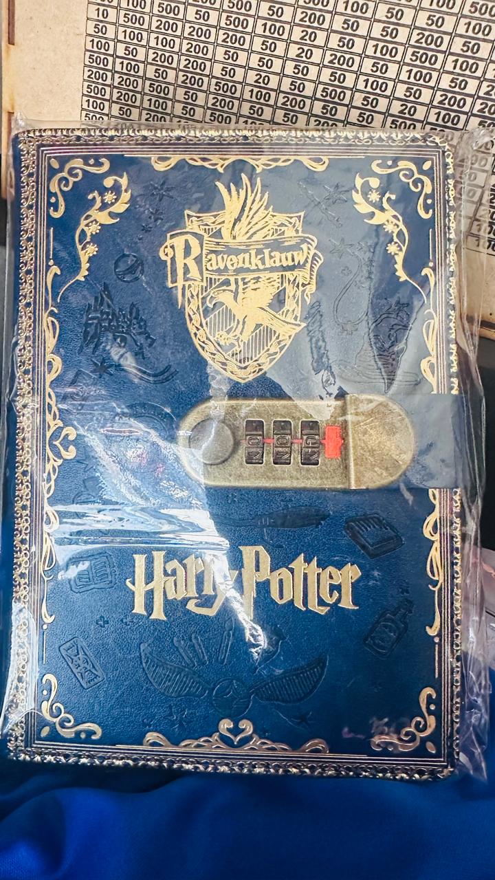 Libreta de casas de Hogwarts con Código